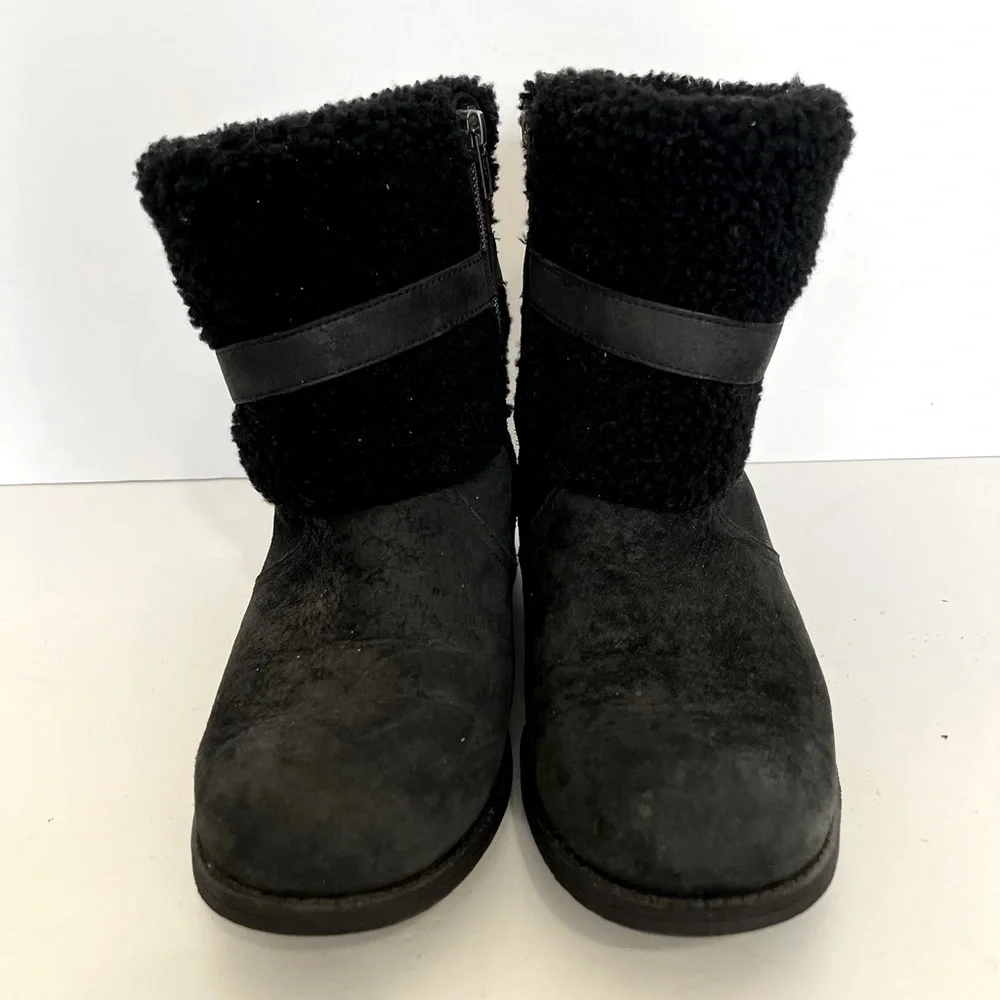UGG Blayre II Boots Sherpa Fur Cuff Leather Size 9.5